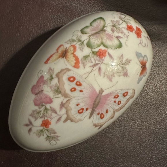 Avon butterfly egg trinket dish - Picture 3 of 10